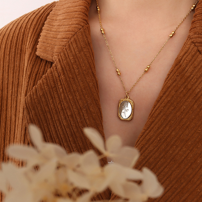 Rose Pattern Magic Mirror Pendant Necklace