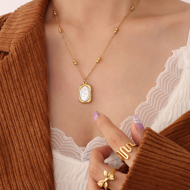 Rose Pattern Magic Mirror Pendant Necklace